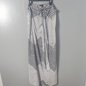 Banana Republic Black and White Maxi Skirt